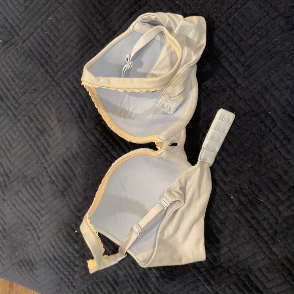 32 c vs bra - Picture 2 of 3